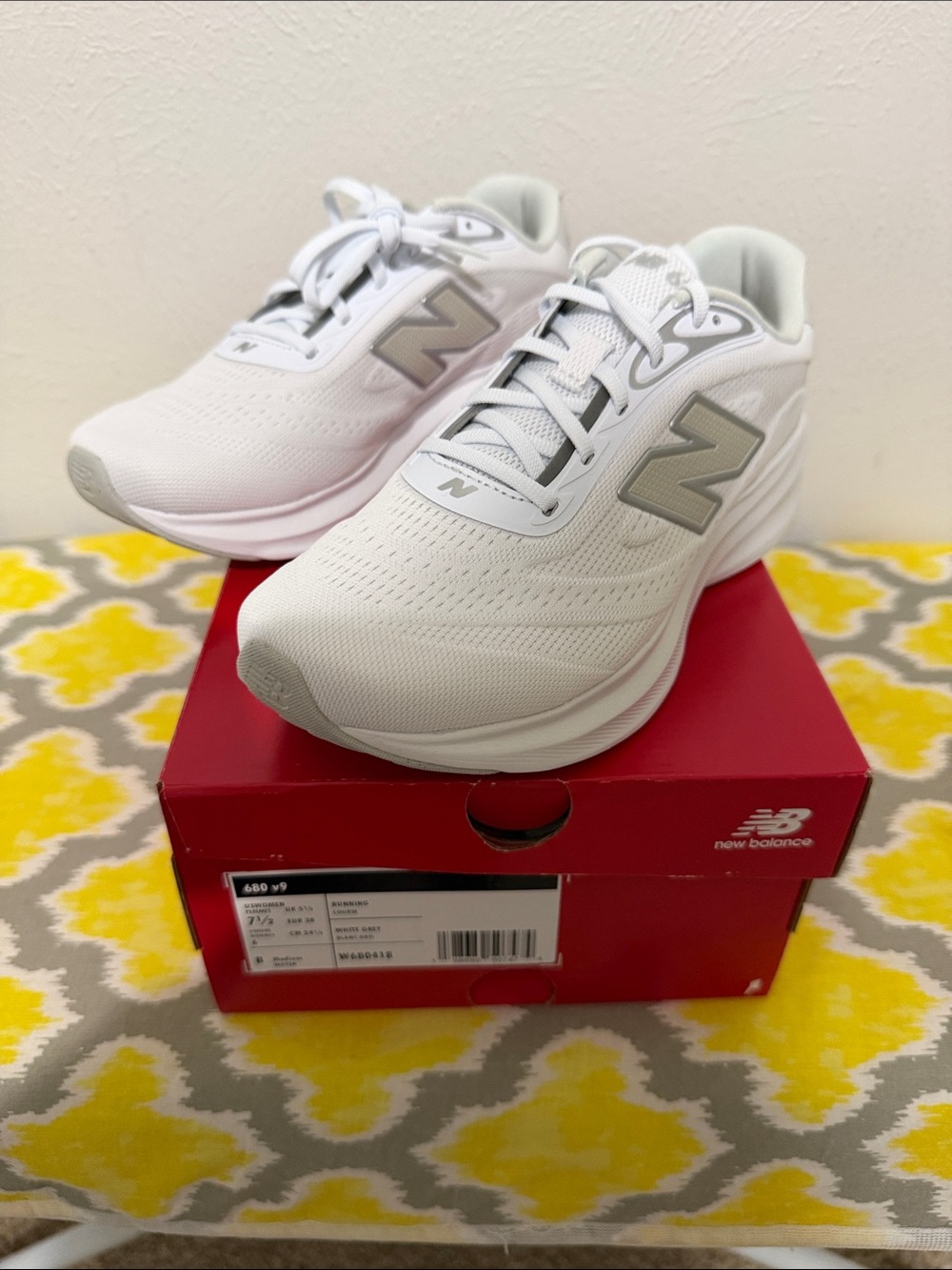 New Balance Women's White and Gray Athletic Running Shoes